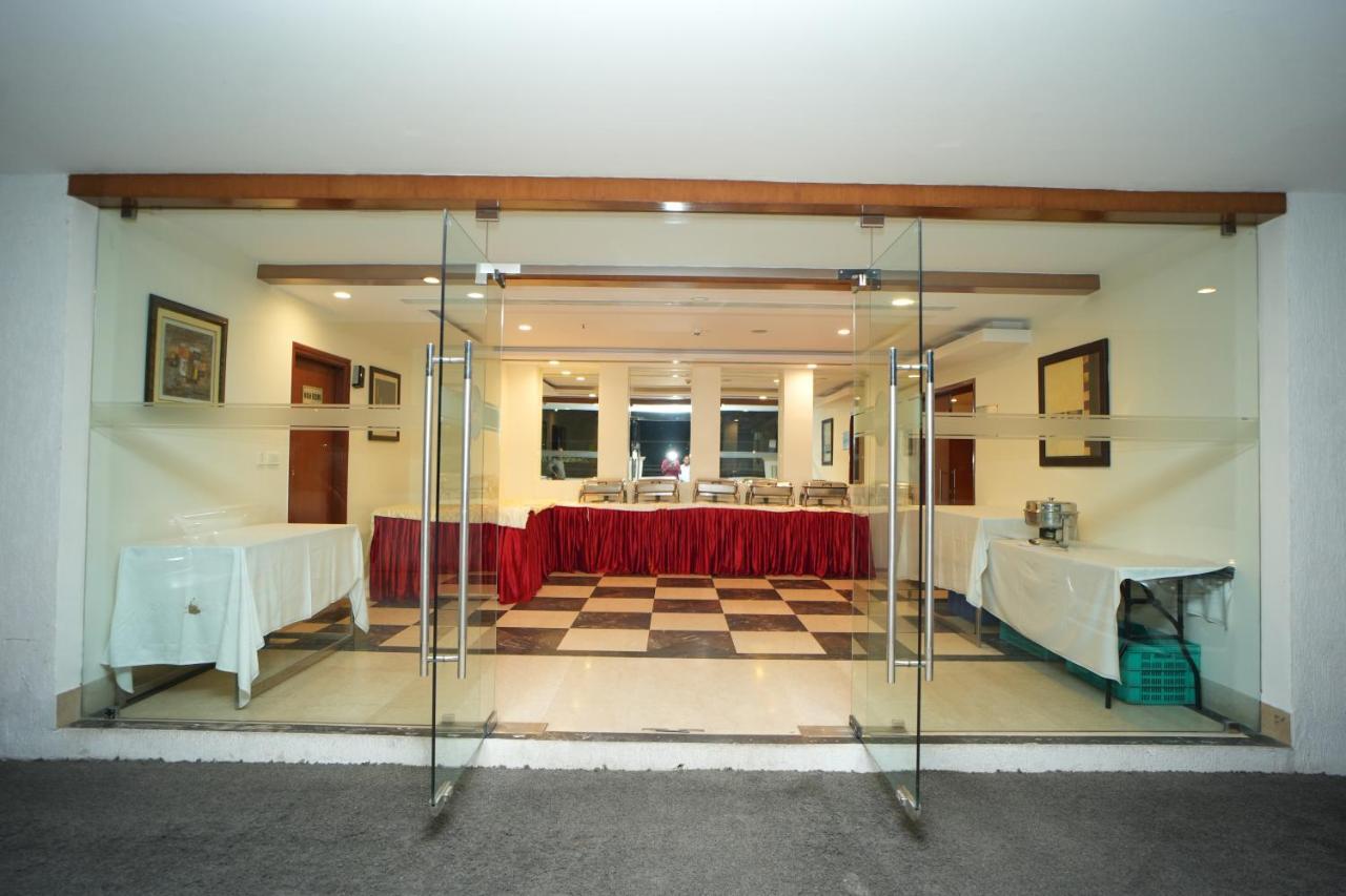 The Altruist Business Hotel Hitech Hyderabad Exterior foto